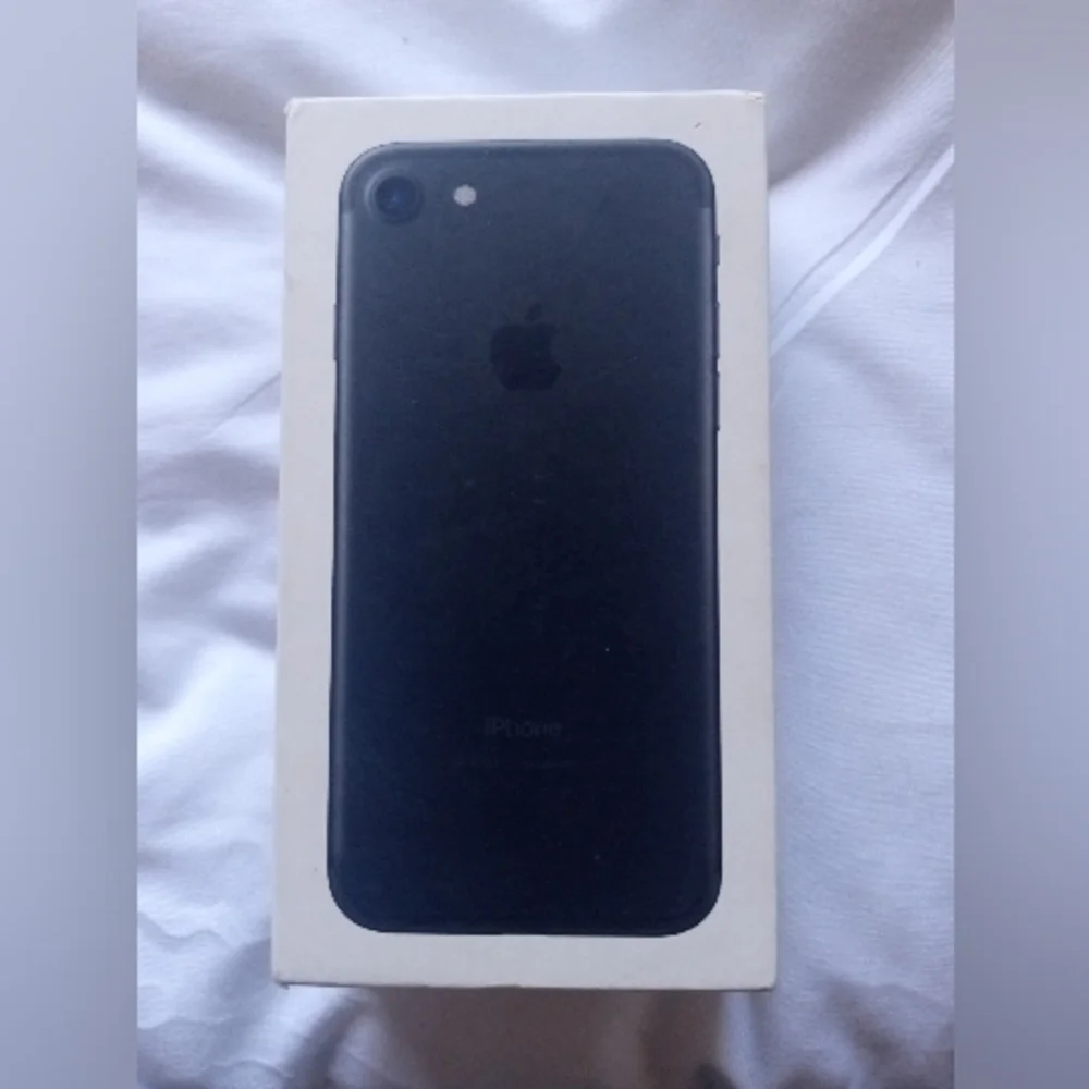 iPhone 7, Black, 32 GB, Box only